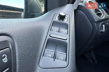 Внедорожник / Кроссовер Volkswagen Tiguan 2010 в 