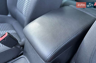 Внедорожник / Кроссовер Volkswagen Tiguan 2010 в 