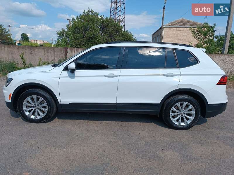 Внедорожник / Кроссовер Volkswagen Tiguan 2017 в Ладыжине
