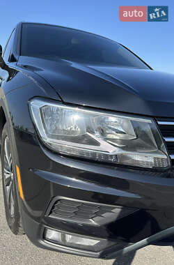 Внедорожник / Кроссовер Volkswagen Tiguan 2018 в 