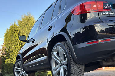 Позашляховик / Кросовер Volkswagen Tiguan 2012 в 