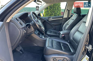 Позашляховик / Кросовер Volkswagen Tiguan 2012 в 
