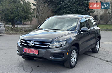 Позашляховик / Кросовер Volkswagen Tiguan 2014 в 