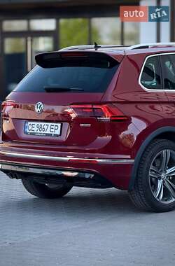 Внедорожник / Кроссовер Volkswagen Tiguan 2018 в 
