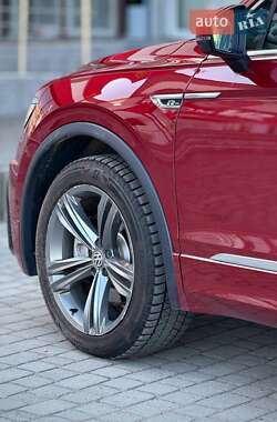 Внедорожник / Кроссовер Volkswagen Tiguan 2018 в 