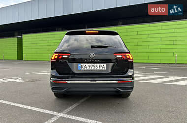 Внедорожник / Кроссовер Volkswagen Tiguan 2023 в 
