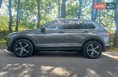 Позашляховик / Кросовер Volkswagen Tiguan 2017 в Краснограді