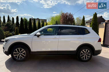 Позашляховик / Кросовер Volkswagen Tiguan 2019 в 