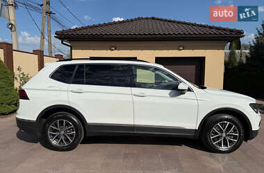 Позашляховик / Кросовер Volkswagen Tiguan 2019 в 