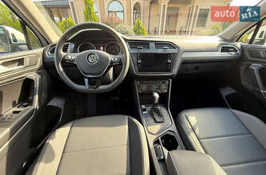Позашляховик / Кросовер Volkswagen Tiguan 2019 в 