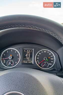 Внедорожник / Кроссовер Volkswagen Tiguan 2013 в 
