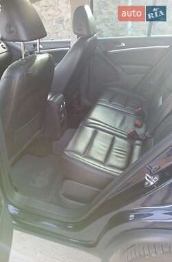 Внедорожник / Кроссовер Volkswagen Tiguan 2013 в 