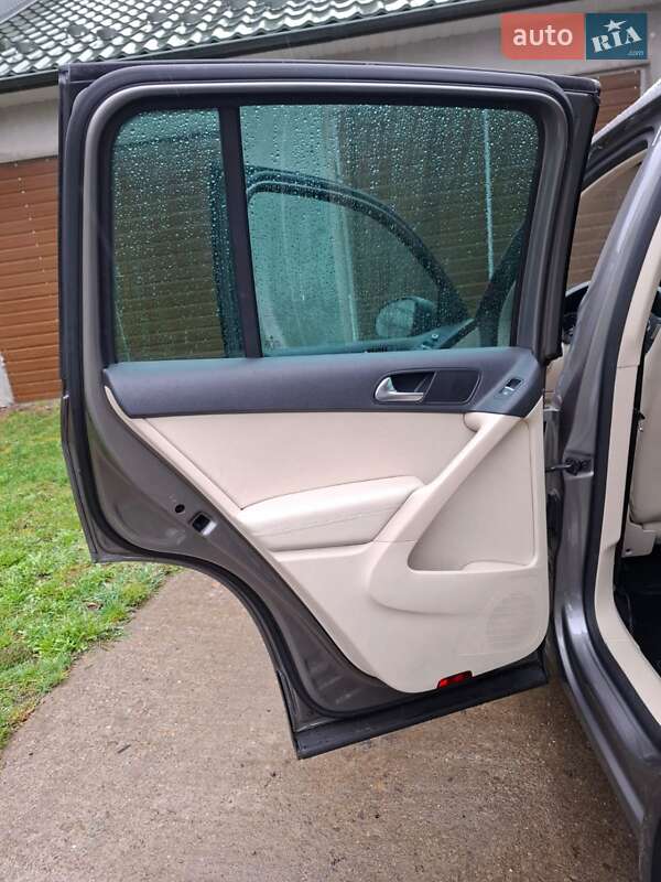 Позашляховик / Кросовер Volkswagen Tiguan 2010 в Снятині фото 8 Позашляховик / Кросовер Volkswagen Tiguan 2010 в Снятині