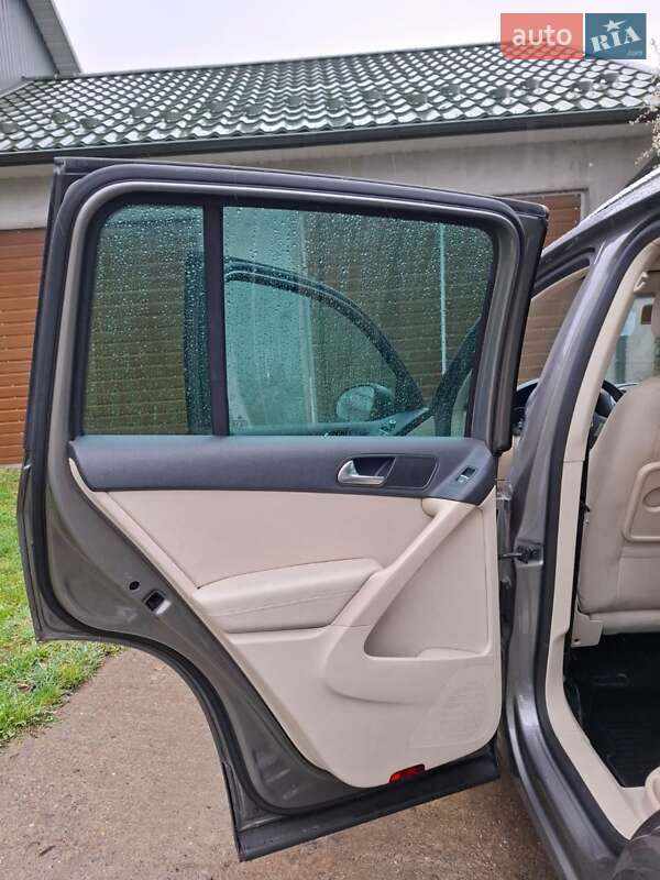 Позашляховик / Кросовер Volkswagen Tiguan 2010 в Снятині фото 10 Позашляховик / Кросовер Volkswagen Tiguan 2010 в Снятині