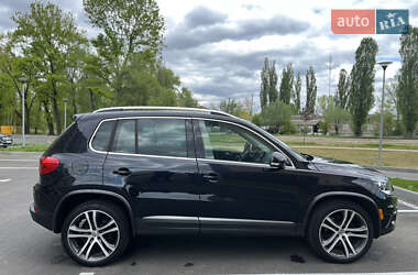 Позашляховик / Кросовер Volkswagen Tiguan 2016 в 