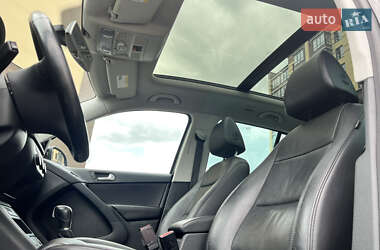 Позашляховик / Кросовер Volkswagen Tiguan 2016 в 