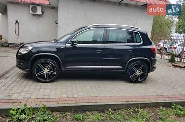 Позашляховик / Кросовер Volkswagen Tiguan 2009 в 