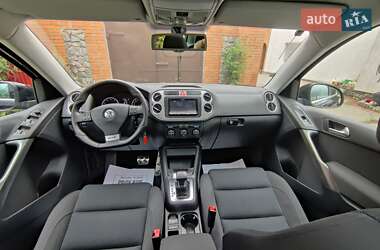 Позашляховик / Кросовер Volkswagen Tiguan 2009 в 