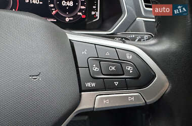 Внедорожник / Кроссовер Volkswagen Tiguan 2021 в 