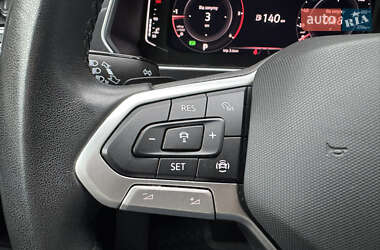 Внедорожник / Кроссовер Volkswagen Tiguan 2021 в 