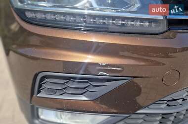Внедорожник / Кроссовер Volkswagen Tiguan 2017 в 