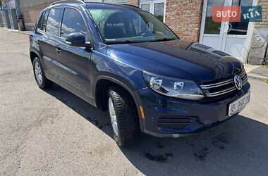 Внедорожник / Кроссовер Volkswagen Tiguan 2015 в 