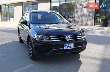 Внедорожник / Кроссовер Volkswagen Tiguan 2019 в 