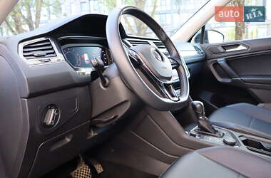 Внедорожник / Кроссовер Volkswagen Tiguan 2019 в 