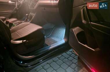 Внедорожник / Кроссовер Volkswagen Tiguan 2019 в 