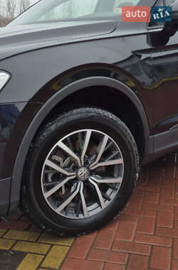 Внедорожник / Кроссовер Volkswagen Tiguan 2011 в 