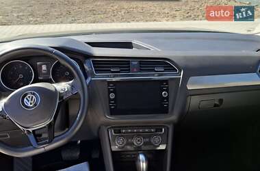 Внедорожник / Кроссовер Volkswagen Tiguan 2018 в 