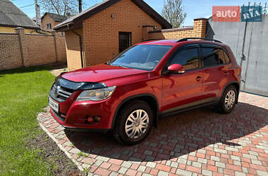 Внедорожник / Кроссовер Volkswagen Tiguan 2008 в 