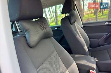 Внедорожник / Кроссовер Volkswagen Tiguan 2016 в 