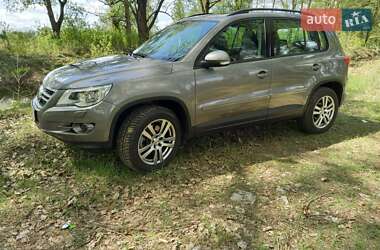Внедорожник / Кроссовер Volkswagen Tiguan 2009 в Овруче