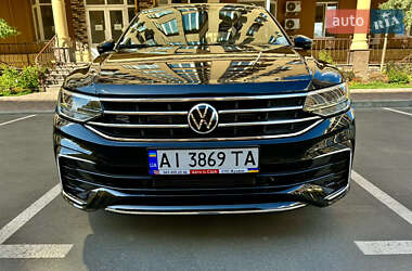 Внедорожник / Кроссовер Volkswagen Tiguan 2022 в 