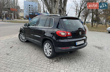 Позашляховик / Кросовер Volkswagen Tiguan 2008 в 