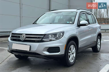 Внедорожник / Кроссовер Volkswagen Tiguan 2016 в Киеве