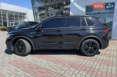 Внедорожник / Кроссовер Volkswagen Tiguan 2024 в 
