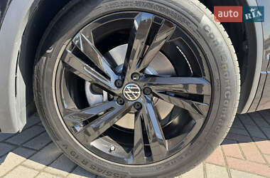 Внедорожник / Кроссовер Volkswagen Tiguan 2024 в 