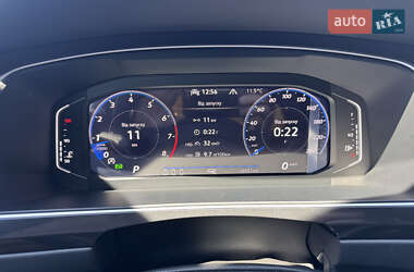 Внедорожник / Кроссовер Volkswagen Tiguan 2024 в 