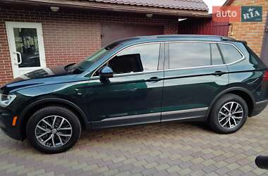 Позашляховик / Кросовер Volkswagen Tiguan 2018 в 