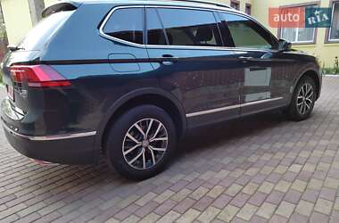 Позашляховик / Кросовер Volkswagen Tiguan 2018 в 