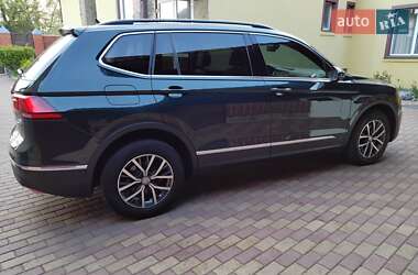 Позашляховик / Кросовер Volkswagen Tiguan 2018 в 