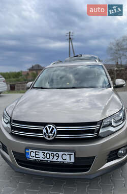 Позашляховик / Кросовер Volkswagen Tiguan 2015 в Чернівцях
