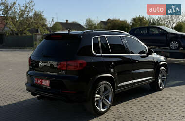 Позашляховик / Кросовер Volkswagen Tiguan 2016 в 