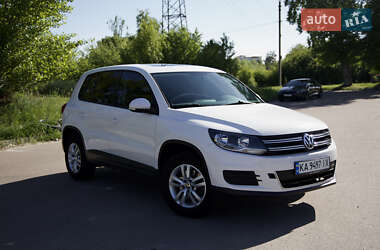 Внедорожник / Кроссовер Volkswagen Tiguan 2012 в 