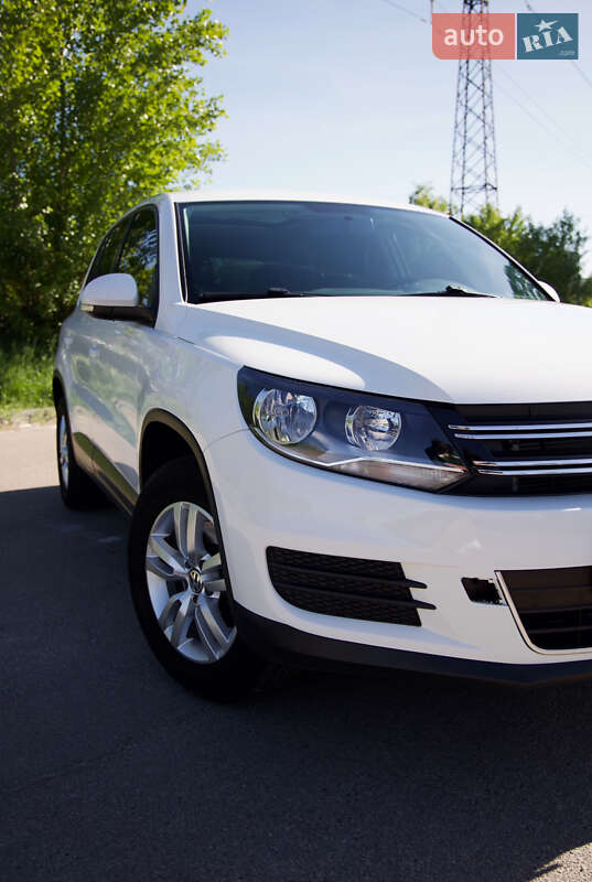 Внедорожник / Кроссовер Volkswagen Tiguan 2012 в Киеве