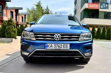 Внедорожник / Кроссовер Volkswagen Tiguan 2018 в 