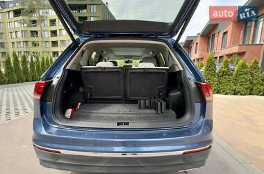 Внедорожник / Кроссовер Volkswagen Tiguan 2018 в 