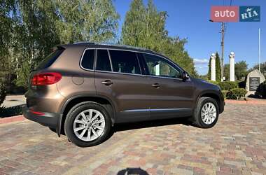 Позашляховик / Кросовер Volkswagen Tiguan 2013 в 